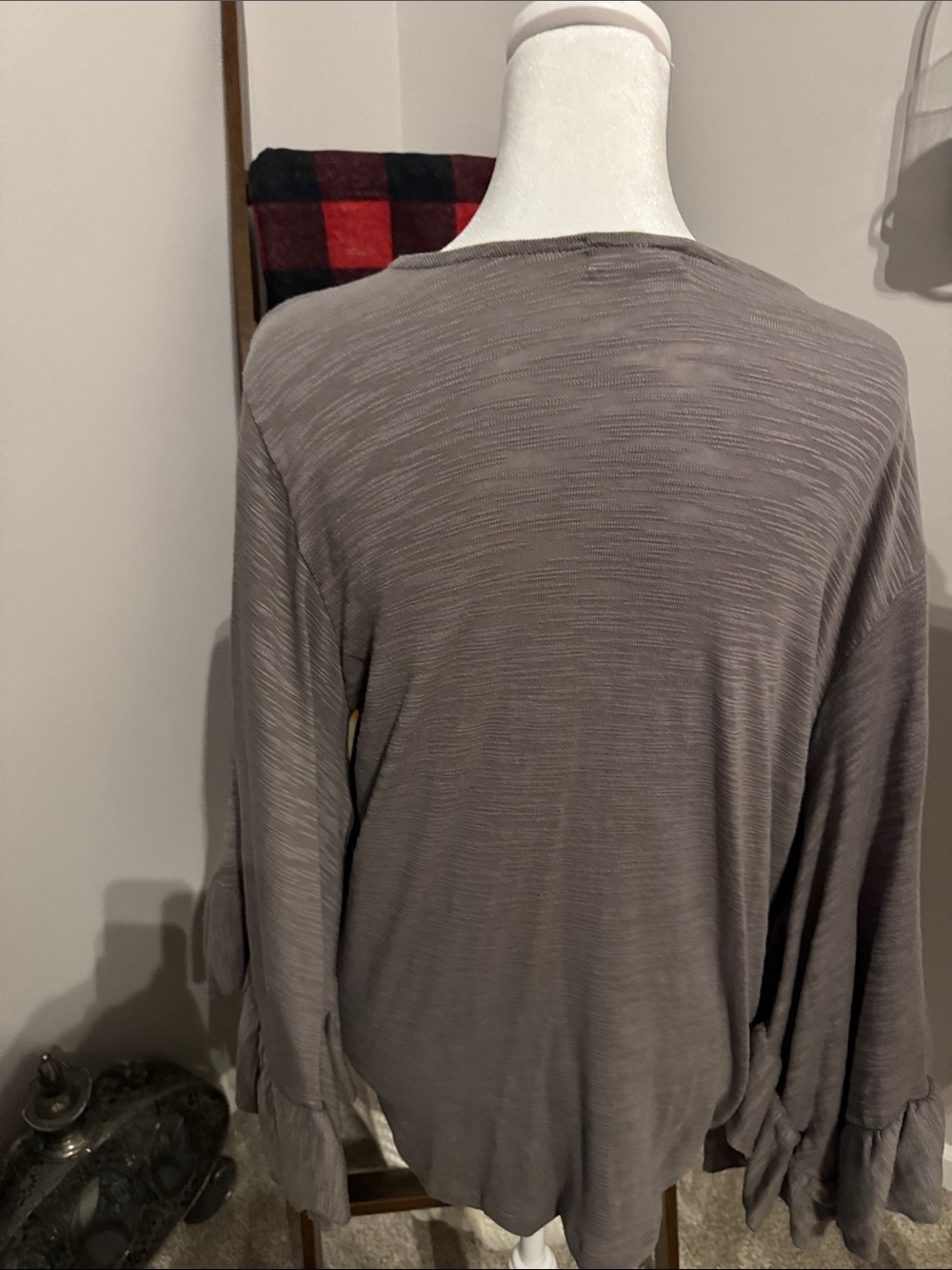 EARTHBOUND Taupe Drawstring V-Neck Ruched Front Top - Picture 4 of 5